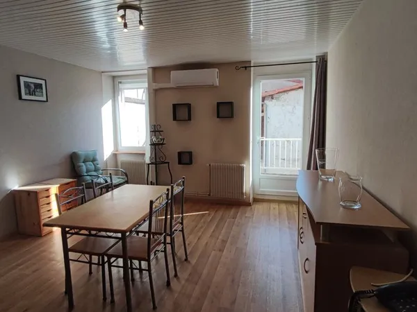 Appartement F2 (T2) meublé à Dallet (Mur-Sur-Allier)