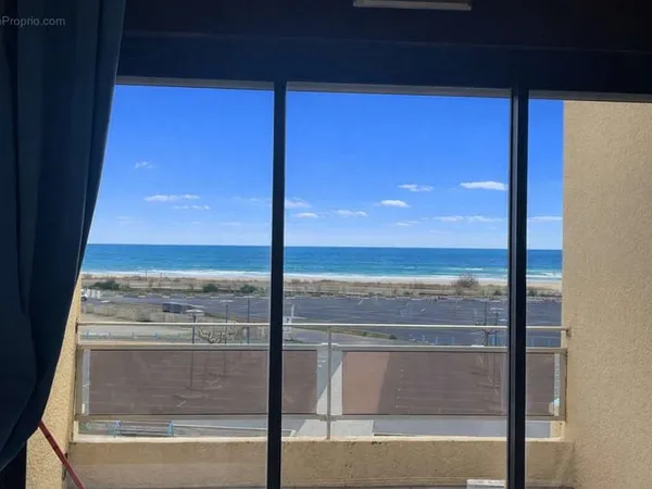 Studio mezzanine + parking vue mer