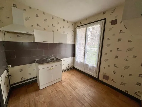 APPARTEMENT T2 A LOUER A RIORGES - MAIRIE