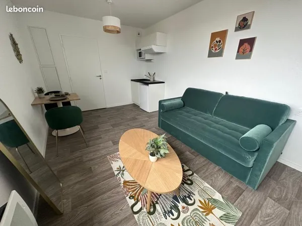 Studio meublé et équipé
