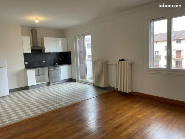 F3 CENTRE VILLE 1 400 euros