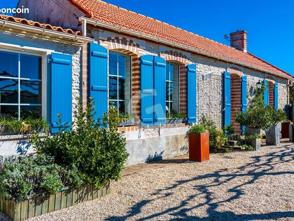 Propriété 10 pièces 223 m²