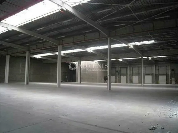 Entrepôt 3688 m²