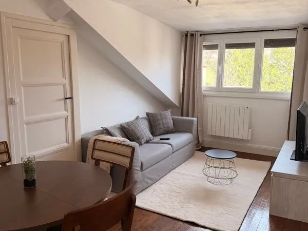 T2 bis meublé 65m² - lumineux - dernier étage - calme + parking