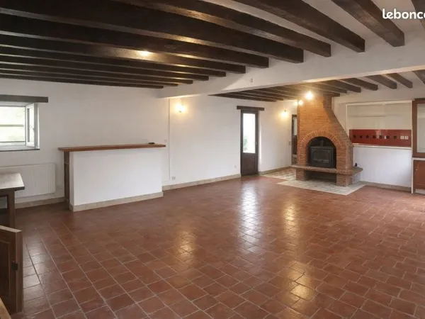 Maison plain-pied - Corps de ferme - 2 ch - Loire à vélo - Box & prés inclus