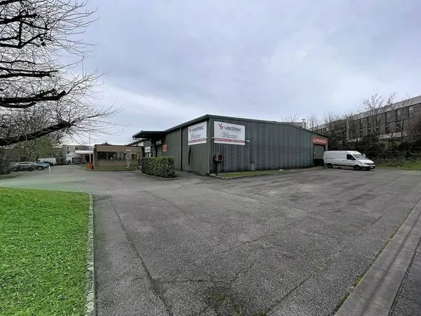 Bureaux 1735 m²