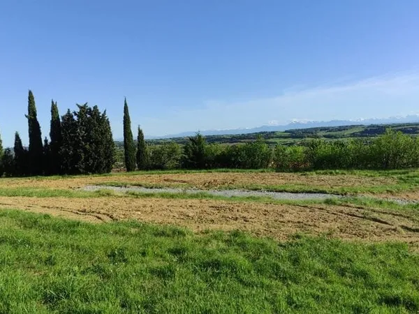 Terrain 679 m²