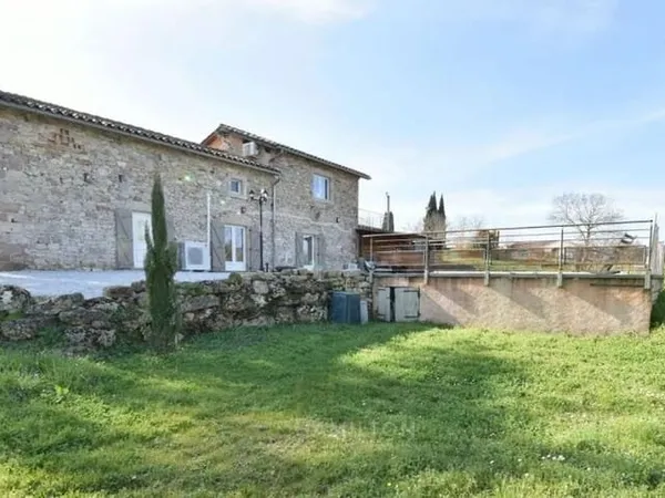 Maison 4 pièces 140 m²