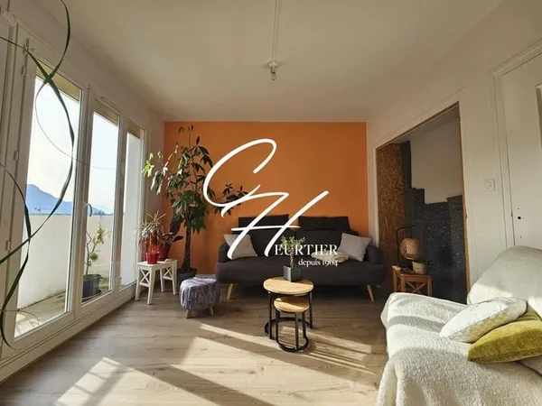 Appartement au dernier étage T3 de 78 m² en hyper centre vue d