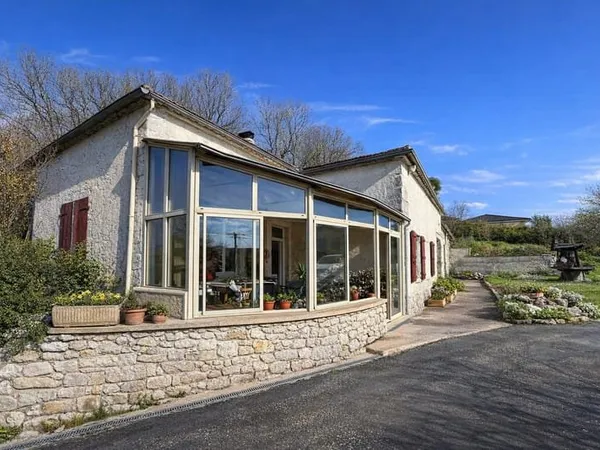 Charmante maison à rénover avec dépendances