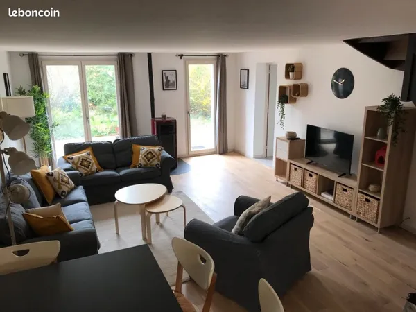 1 chambre dans Maison colocation Filles Cergy Préfecture