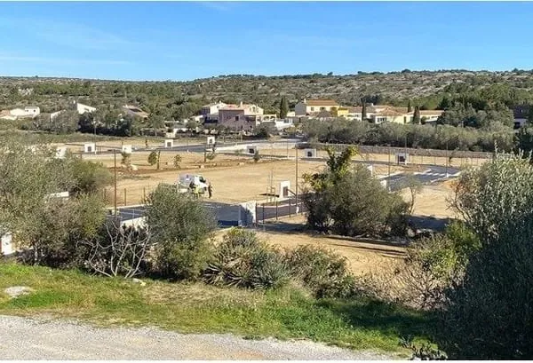 Terrain 390 m²