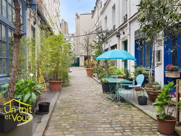 Cour Saint-Pierre - Paris 17eme | 2 pièces au calme absolu, comme une maison au coeur de la ville