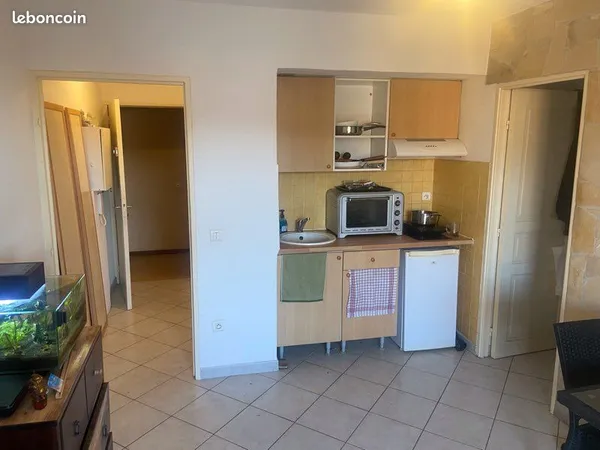 Bel appartement t2 avec ascenseur hyper centre CAVALAIRE