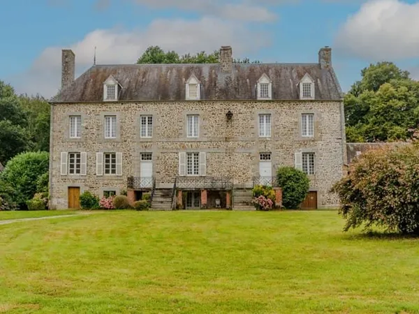 Propriété 17 pièces 404 m²