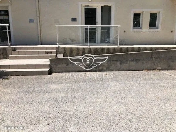 Local 53 m² Valréas