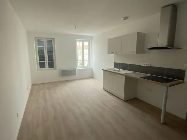 Joli studio proche commissariat- Agen centre