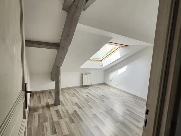 Maison de ville avec garage 600