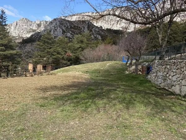 TERRAIN DE LOISIRS - SÉRANON