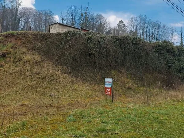 Terrain 2470 m²