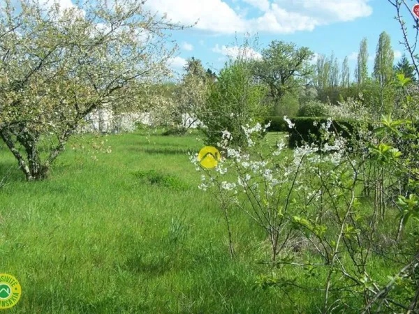 TERRAIN DE LOISIRS C.U.POSITIF