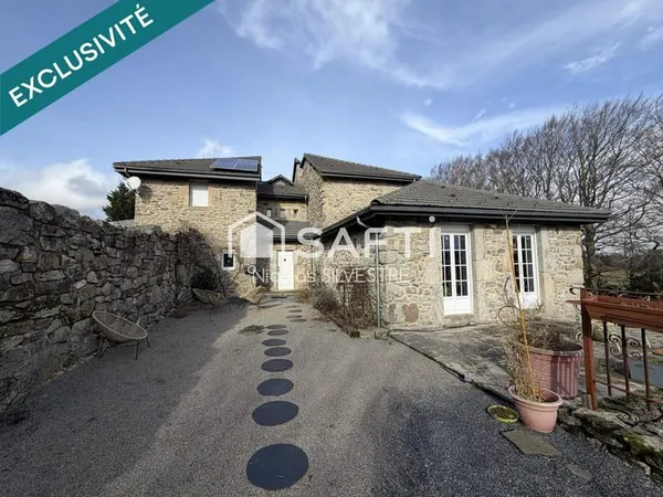 Superbe maison traditionnelle avec piscine.