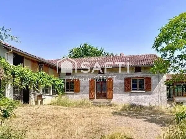 Maison de campagne à rénover sur 4800 m2 de terrain avec possibilité 1,2 ha