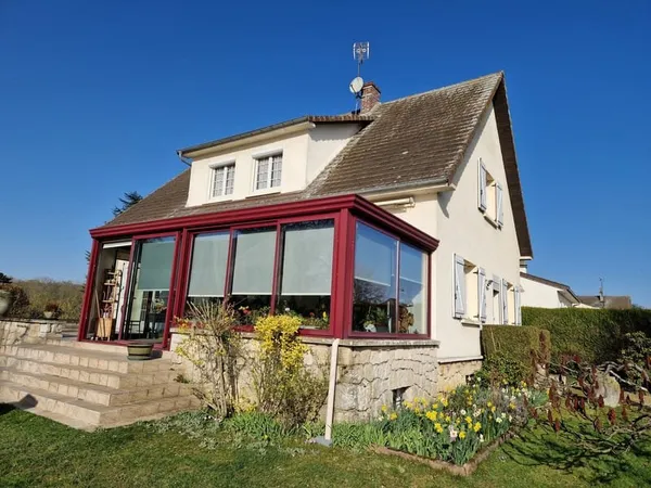 MAISON TRADITIONNELLE DE 215 m2 AVEC SOUS-SOL TOTAL