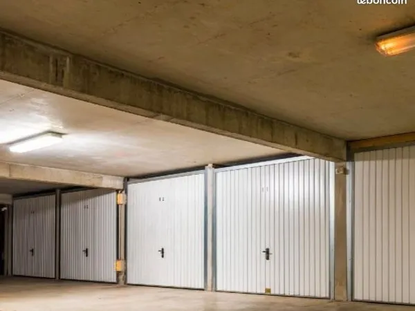 Box fermé sécurisé 15 m² - Résidence La Madeleine - Vannes