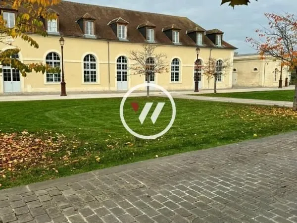Local d'activité 200 m²
