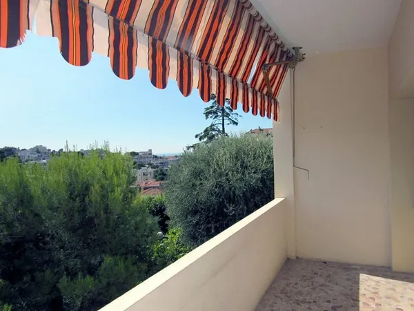 NICE BAS CIMIEZ 2 pièces 45.83 m2 + terrasse vue ville et mer