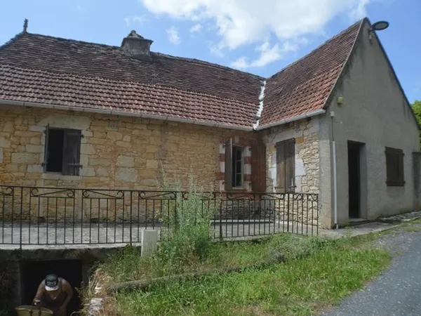 Maison en pierre de 3 pièces principales