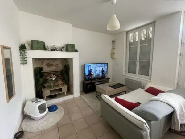 Appartement T2, hyper centre Bléré, disponible rapidement