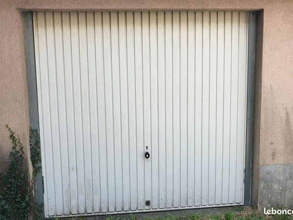 Garage avec electricité
