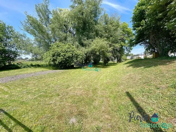 Terrain 2000 m²