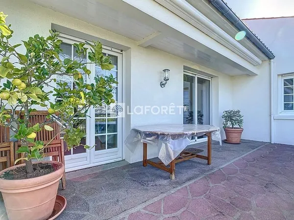 Maison La Chataigneraie 7 pièce(s) 190m2