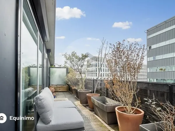 Duplex de 84 m2 avec terrasse de 40m2 en dernier étage à Bou