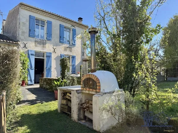 Charmante maison en pierres avec garage/jardin au coeur du villa
