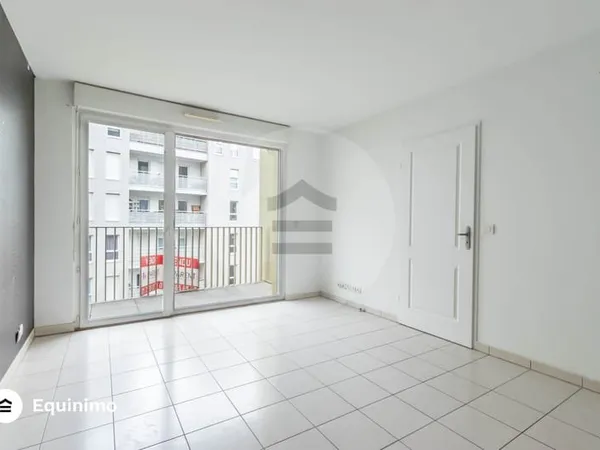 Appartement 2 pièces 1 chambre dans une copropriété de stand
