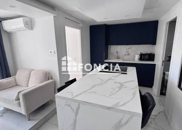T2 cabine entièrement refait à neuf, au style moderne et soigné, vendu meublé avec loggia et aperçu 