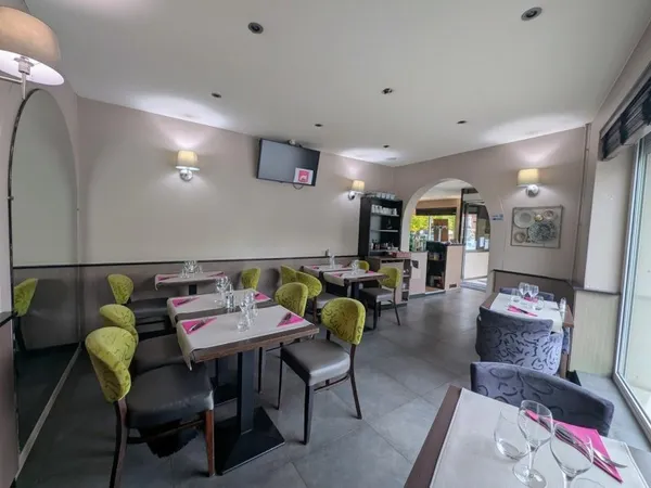 Restaurant clé en main - Emplacement n°1 à Bresles
