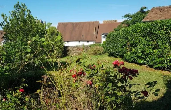Maison pleine de charme avec jardinet très agréable