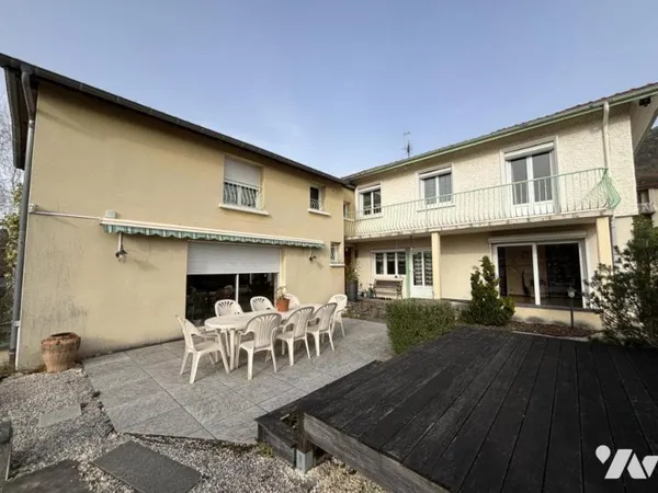 Maison 9 pièces 219 m²