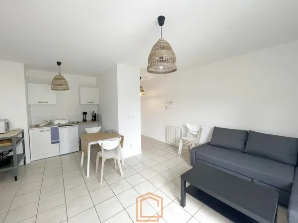 T2 MEUBLE AVEC GARAGE - VILLEURBANNE