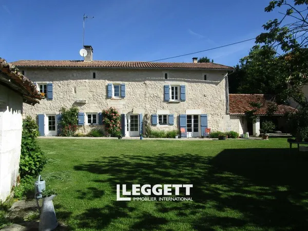 Maison 9 pièce(s), LA ROCHEBEAUCOURT-ET-ARGENTINE