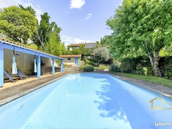 Maison 6 pièces 160 m²