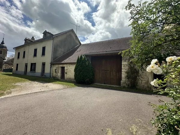 Corps de ferme à rénover - TURCEY