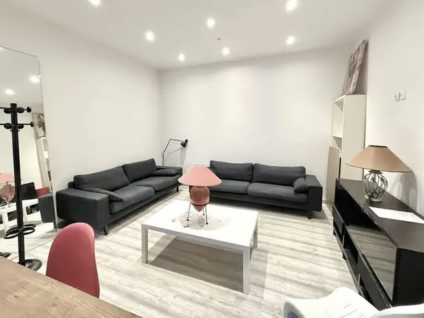 Appartement 1 pièce 194 m²