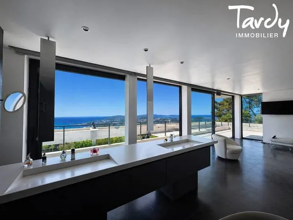 Villa 7 pièces 348 m²