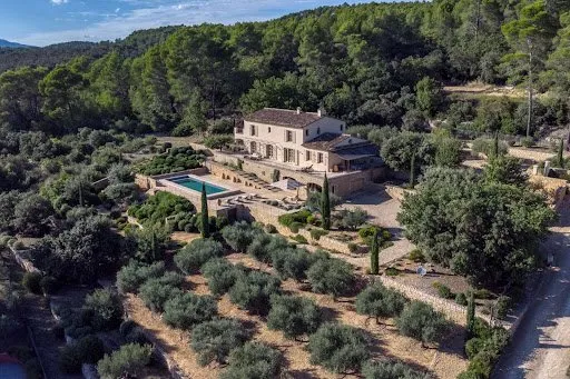 Villa 6 pièces 288 m²